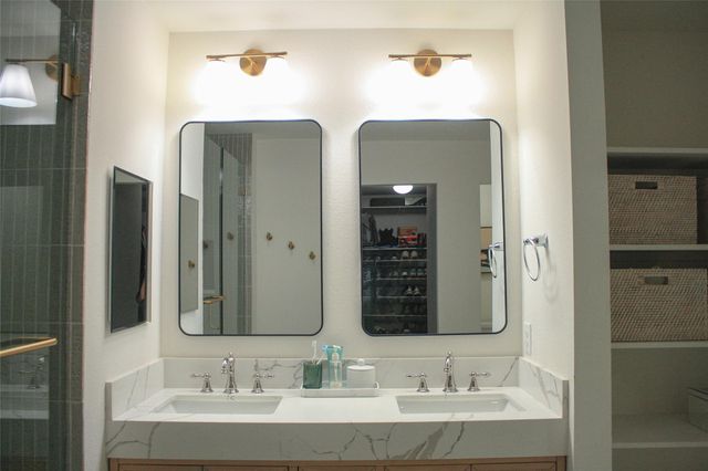 2209 Bettylou LN, Austin, TX 78754