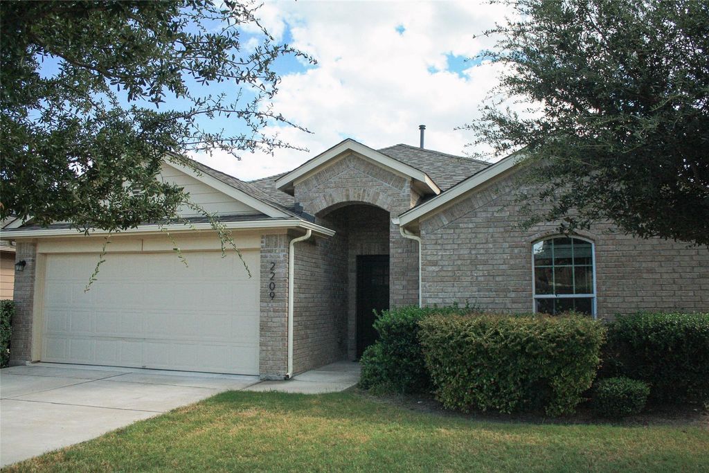 2209 Bettylou LN, Austin, TX 78754