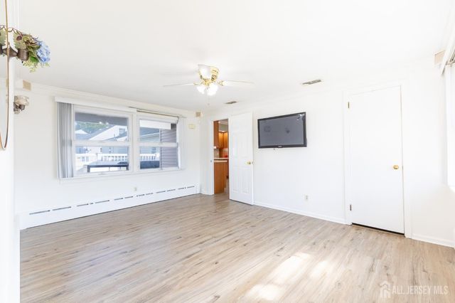 2 Hilltop Avenue, Sayreville, NJ 08879
