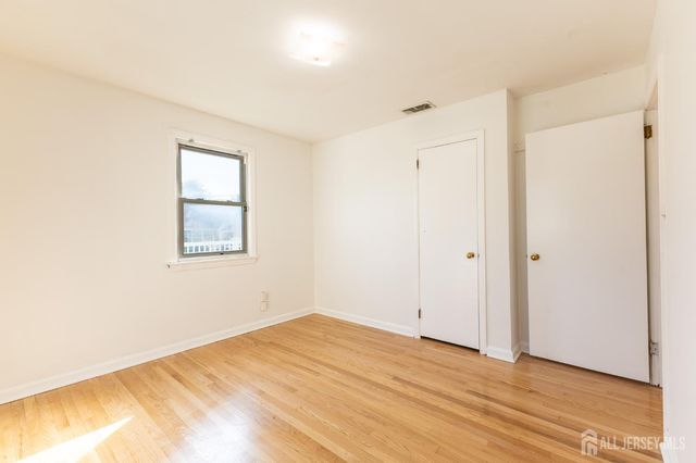2 Hilltop Avenue, Sayreville, NJ 08879
