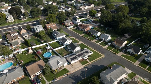 2 Hilltop Avenue, Sayreville, NJ 08879