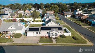 2 Hilltop Avenue, Sayreville, NJ 08879