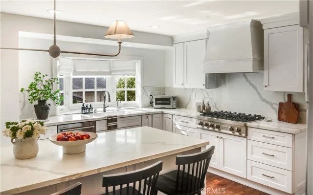 3001 Via Buena, Palos Verdes Estates, CA 90274