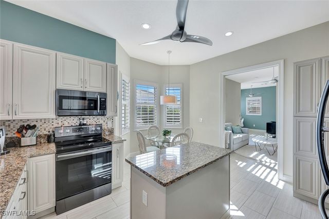 608 El Camino Real 202, Naples, FL 34119