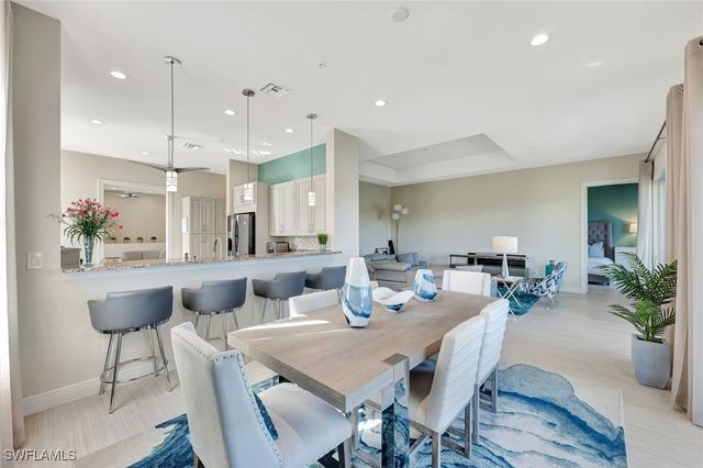 608 El Camino Real 202, Naples, FL 34119