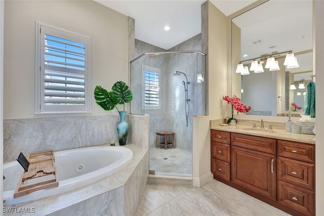 608 El Camino Real 202, Naples, FL 34119