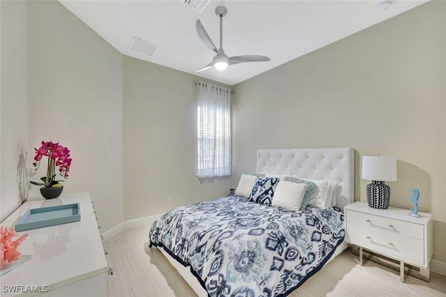 608 El Camino Real 202, Naples, FL 34119