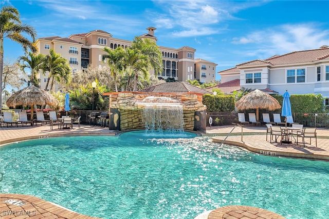 608 El Camino Real 202, Naples, FL 34119