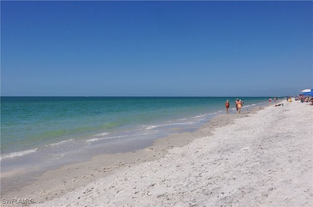 608 El Camino Real 202, Naples, FL 34119