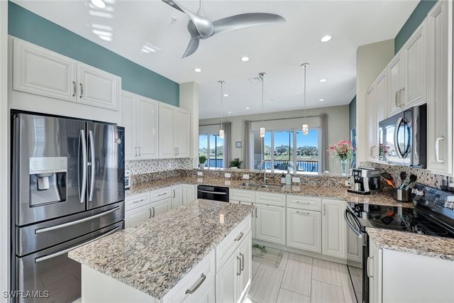 608 El Camino Real 202, Naples, FL 34119