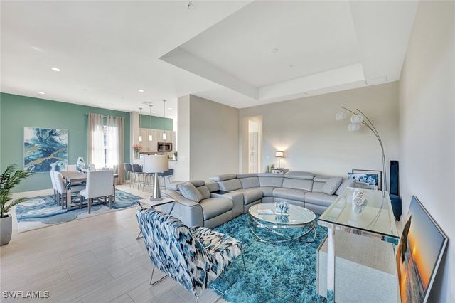 608 El Camino Real 202, Naples, FL 34119