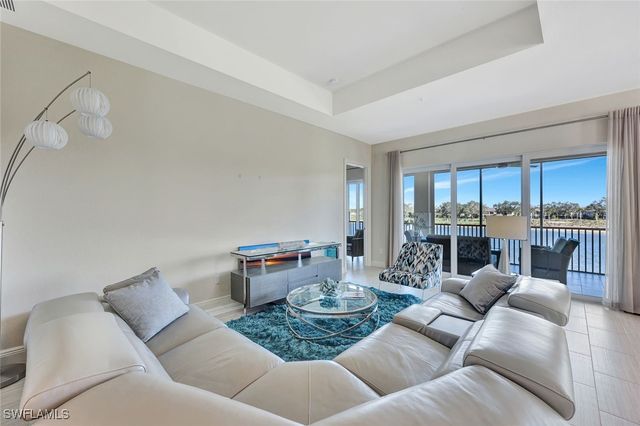 608 El Camino Real 202, Naples, FL 34119