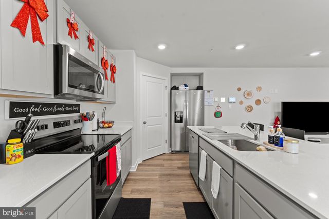 140 WOOD WALK AVE, La Plata, MD 20646