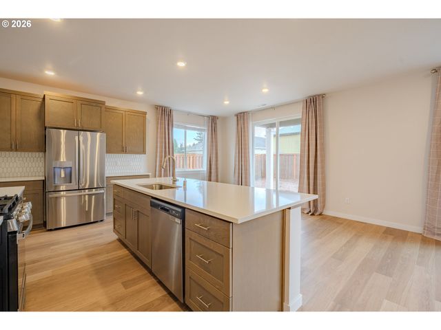 1128 Se 33RD St, Battle Ground, WA 98604