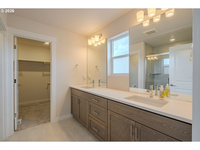 1128 Se 33RD St, Battle Ground, WA 98604