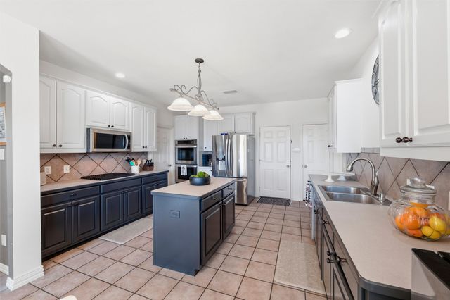 338 Greenfield Drive, Murphy, TX 75094