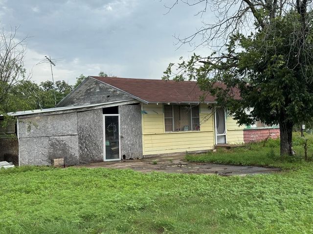 406 Barnett Street, Eden, TX 76837