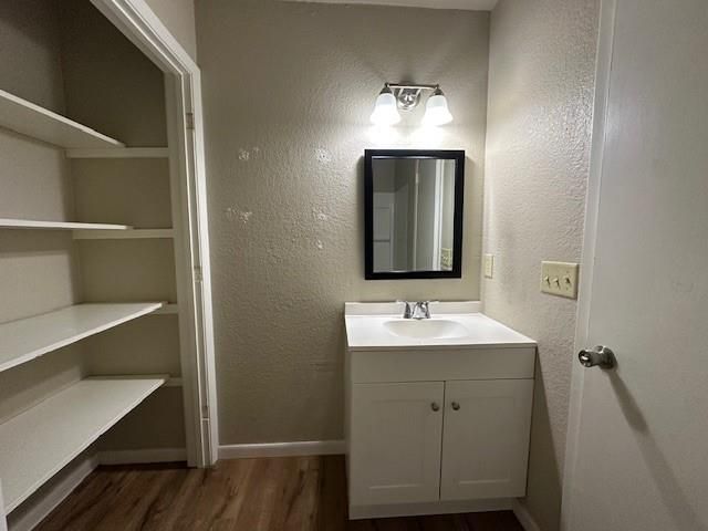 110 Cedar Street, Louise, TX 77455