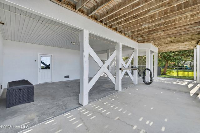 8824 Shipwatch Drive, Wilmington, NC 28412