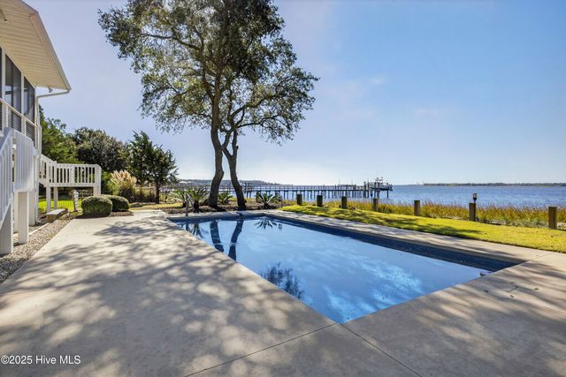 8824 Shipwatch Drive, Wilmington, NC 28412