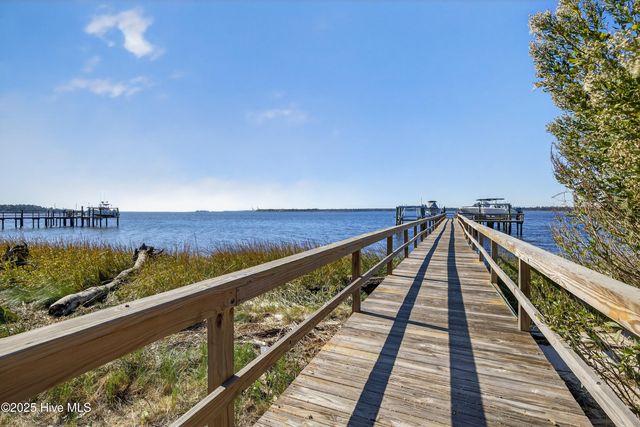 8824 Shipwatch Drive, Wilmington, NC 28412