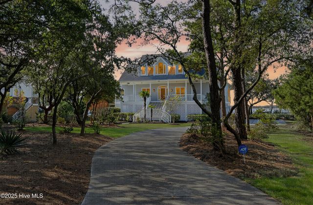 8824 Shipwatch Drive, Wilmington, NC 28412