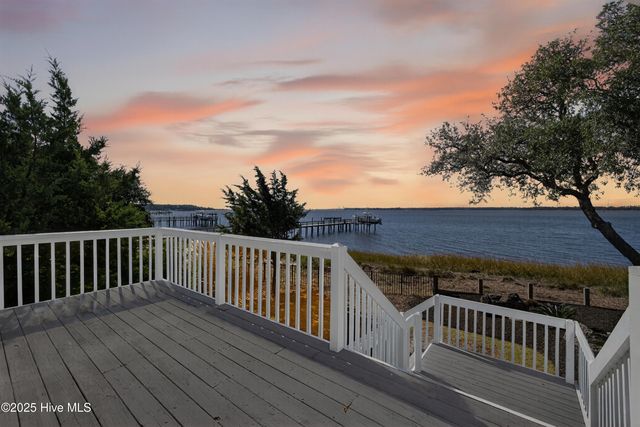 8824 Shipwatch Drive, Wilmington, NC 28412