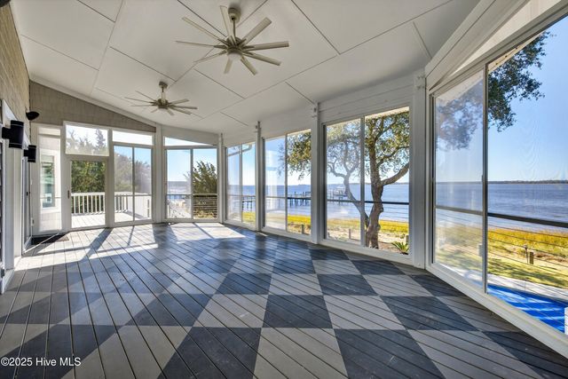 8824 Shipwatch Drive, Wilmington, NC 28412