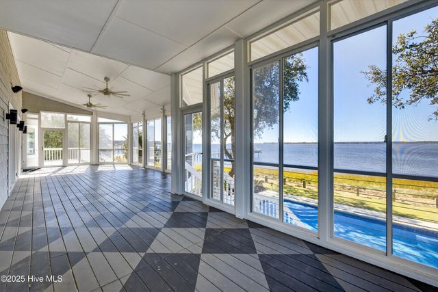 8824 Shipwatch Drive, Wilmington, NC 28412