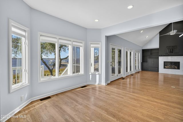 8824 Shipwatch Drive, Wilmington, NC 28412