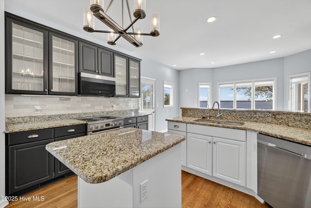 8824 Shipwatch Drive, Wilmington, NC 28412