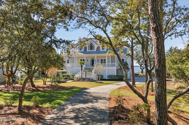 8824 Shipwatch Drive, Wilmington, NC 28412