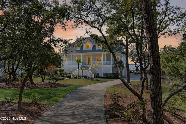 8824 Shipwatch Drive, Wilmington, NC 28412