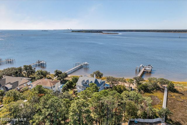 8824 Shipwatch Drive, Wilmington, NC 28412