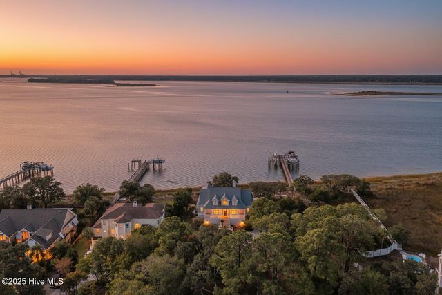 8824 Shipwatch Drive, Wilmington, NC 28412