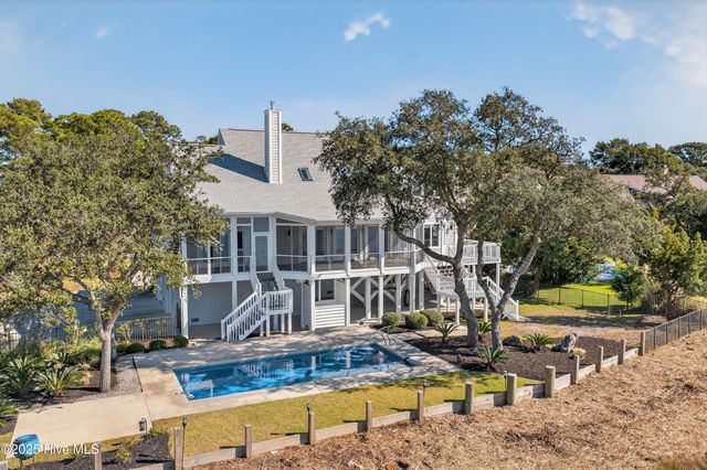 8824 Shipwatch Drive, Wilmington, NC 28412