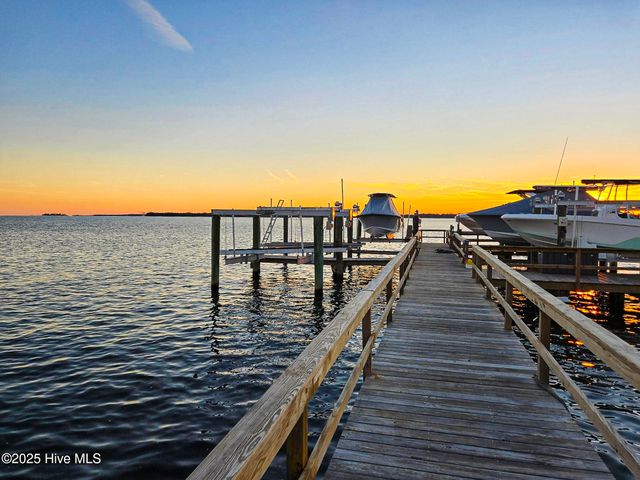 8824 Shipwatch Drive, Wilmington, NC 28412