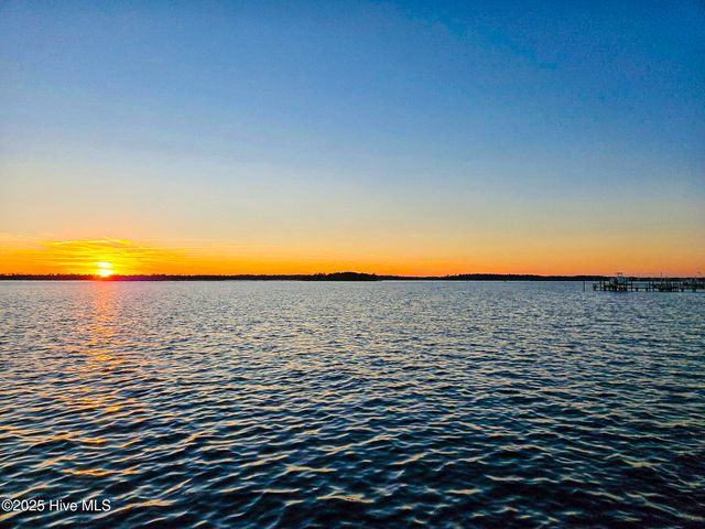 8824 Shipwatch Drive, Wilmington, NC 28412