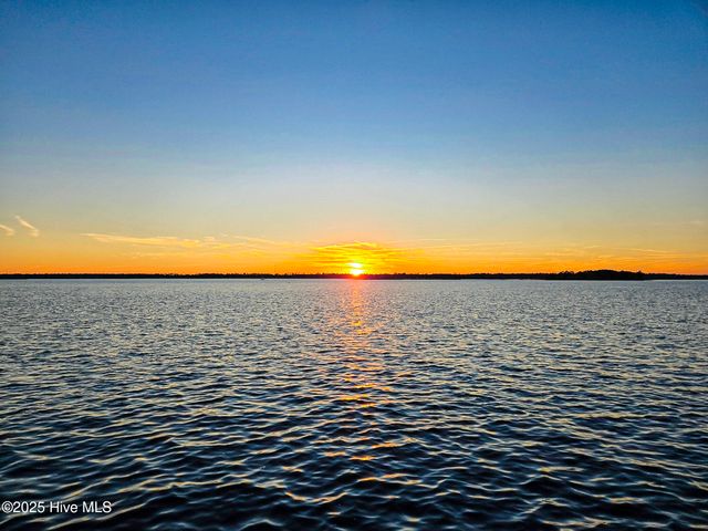 8824 Shipwatch Drive, Wilmington, NC 28412