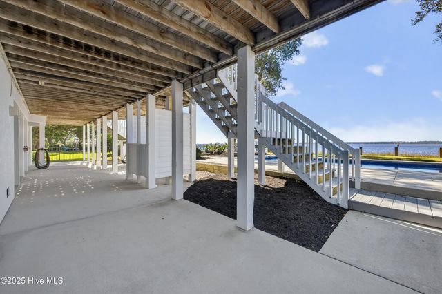 8824 Shipwatch Drive, Wilmington, NC 28412