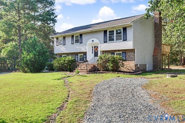 9737 Graves Rd, South Chesterfield, VA 23803