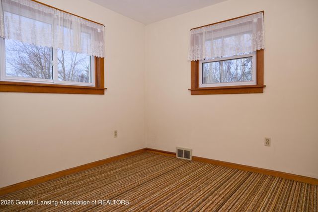 1924 Snow Road, Lansing, MI 48917