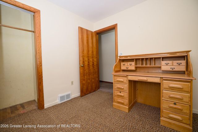 1924 Snow Road, Lansing, MI 48917