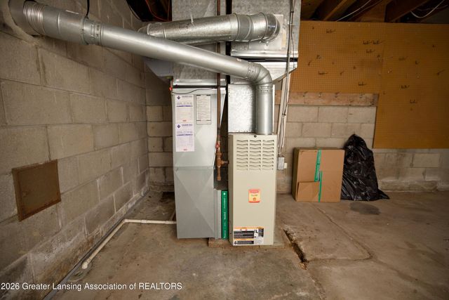 1924 Snow Road, Lansing, MI 48917