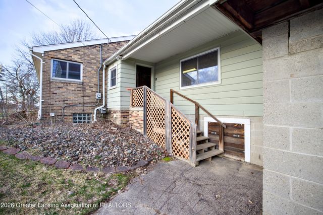 1924 Snow Road, Lansing, MI 48917