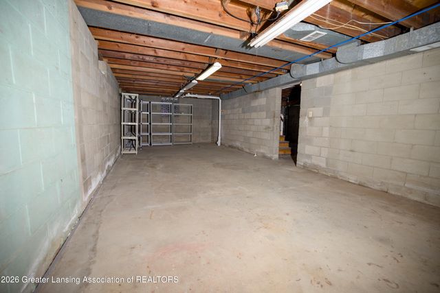 1924 Snow Road, Lansing, MI 48917