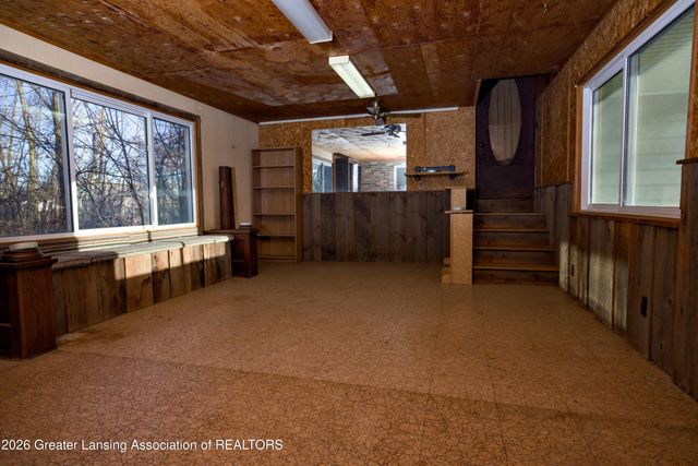 1924 Snow Road, Lansing, MI 48917