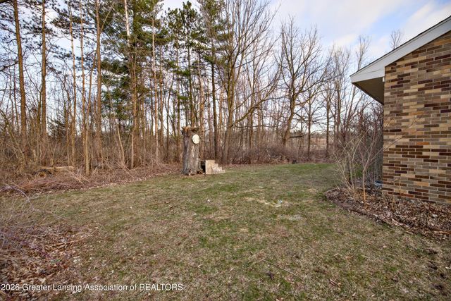 1924 Snow Road, Lansing, MI 48917