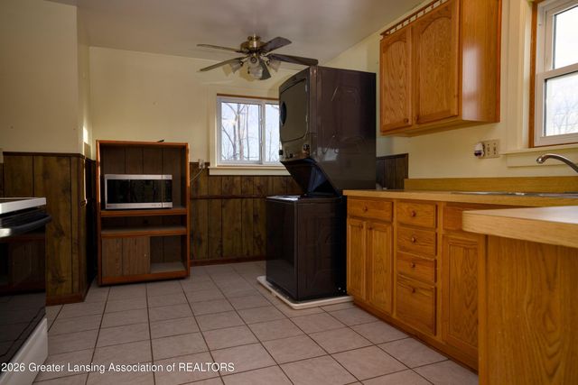 1924 Snow Road, Lansing, MI 48917