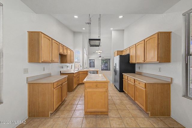 63752 E Holiday Drive, Tucson, AZ 85739